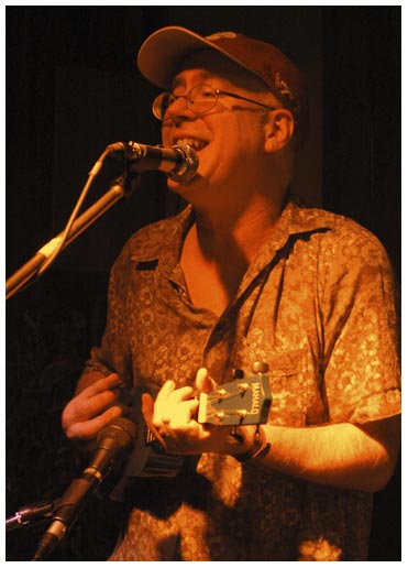 Ron, Ukulele, Andrews Sisters