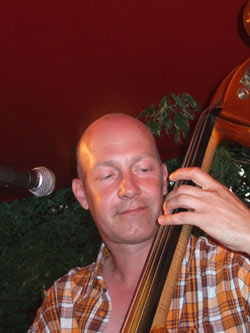 Tom Baumgarte, Bass